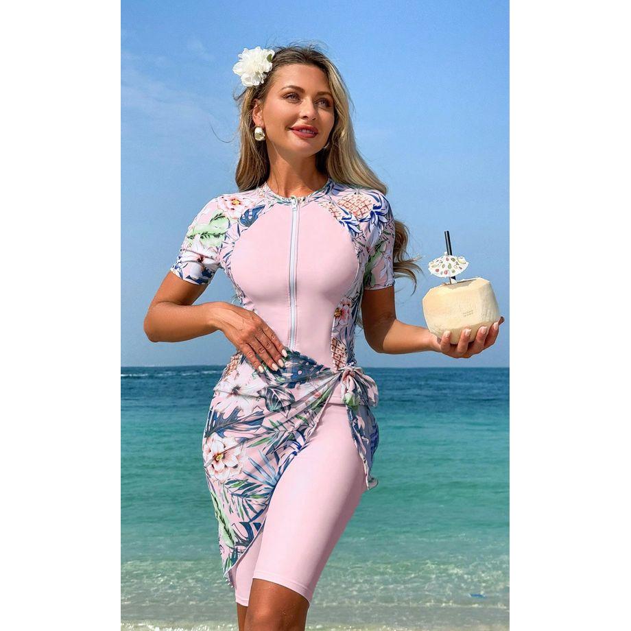 ملابس بحر ومايوهات بتصميمات مميزة وعصرية