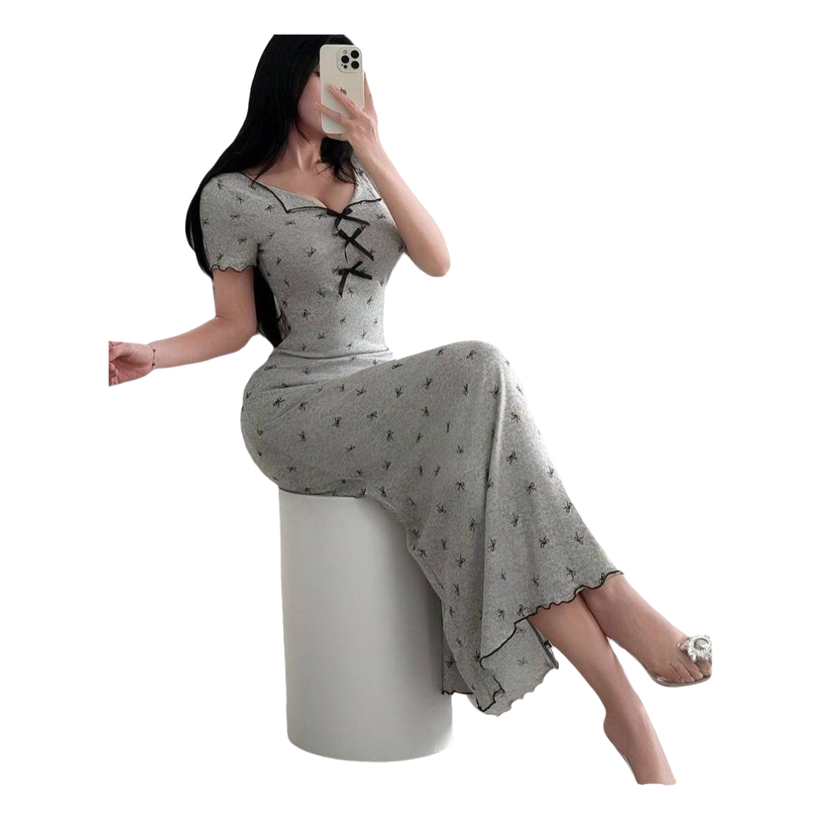 عباية منزلية نسائية قصيرة الأكمام بفتحة رقبة V وتصميم أربطة فيونكة - خامة مضلعة ناعمة ومريحة - حتي وزن 75 ك